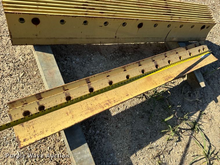 image for item EH7133 (12) Caterpillar 4T-2231 motor grader cutting edges