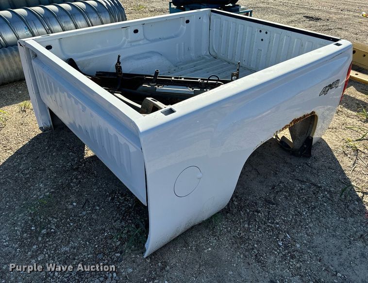 image for item EH7134 Pickup truck bed