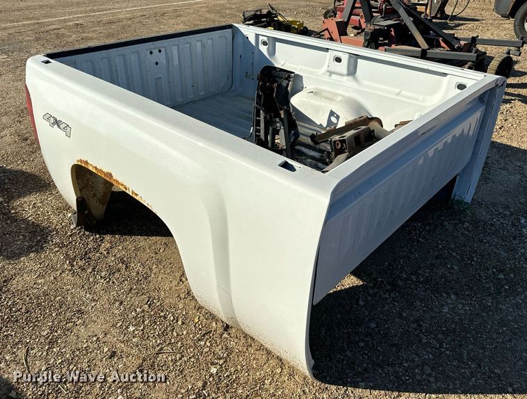 image for item EH7134 Pickup truck bed