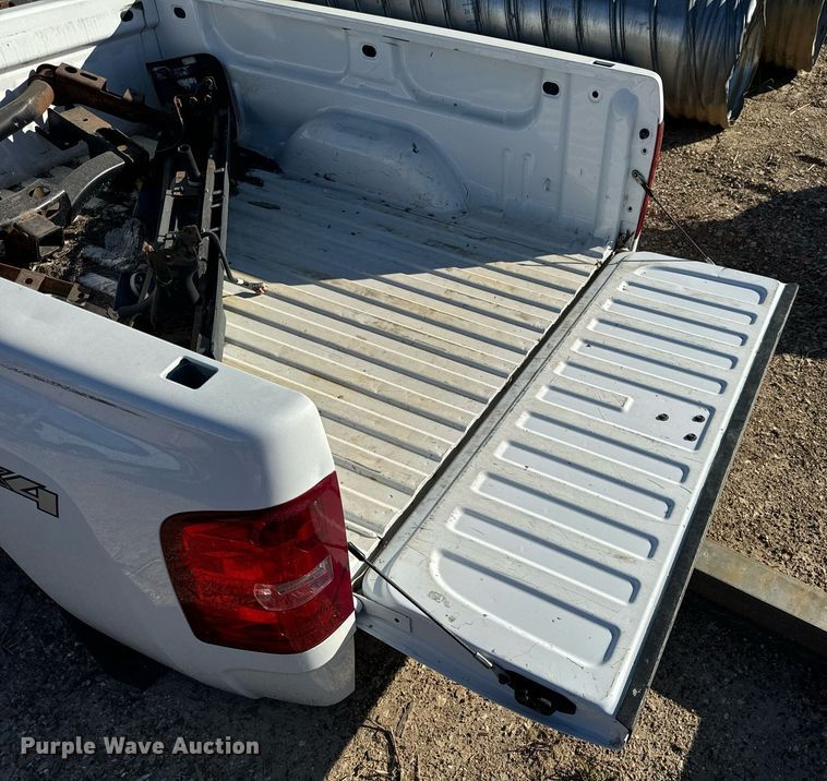 image for item EH7134 Pickup truck bed