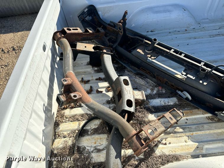 image for item EH7134 Pickup truck bed