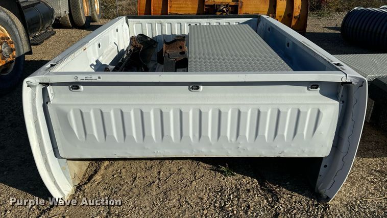 image for item EH7137 Pickup truck bed