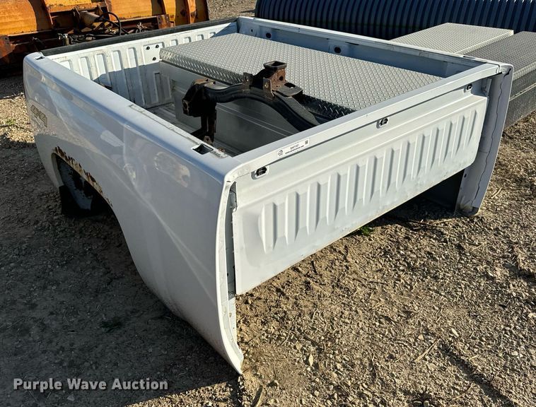 image for item EH7137 Pickup truck bed