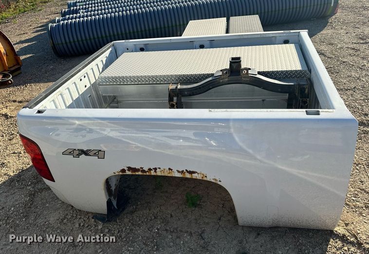 image for item EH7137 Pickup truck bed