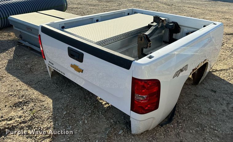 image for item EH7137 Pickup truck bed