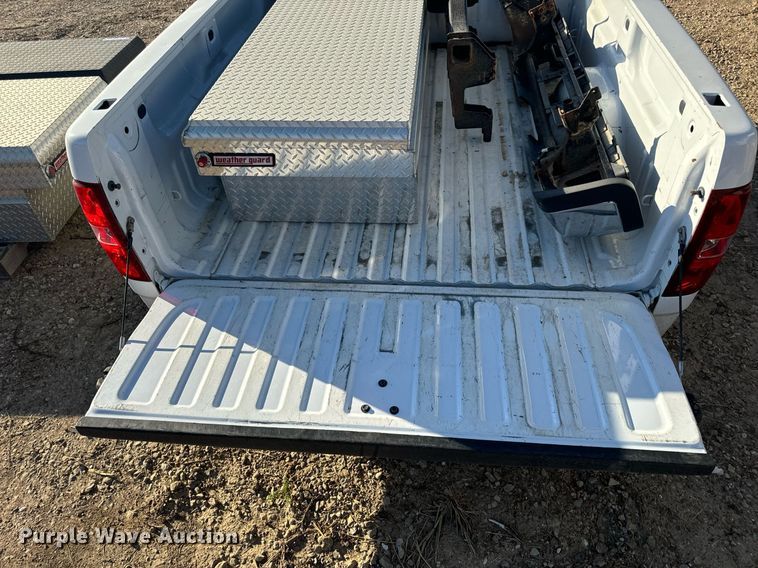 image for item EH7137 Pickup truck bed
