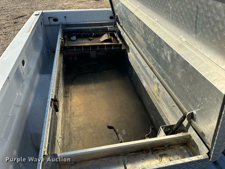 image for item EH7137 Pickup truck bed
