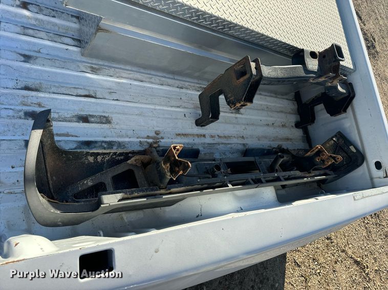 image for item EH7137 Pickup truck bed