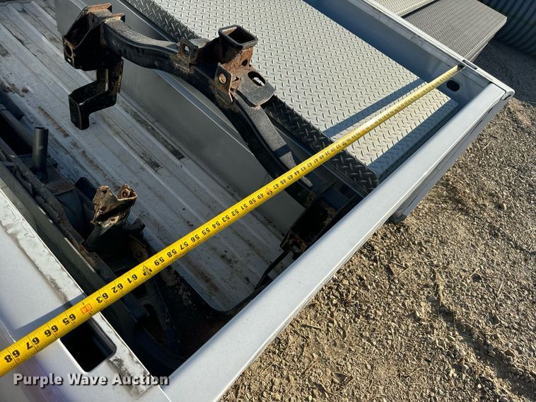 image for item EH7137 Pickup truck bed