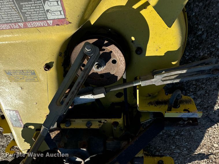 image for item EH7142 John Deere lawn mower deck