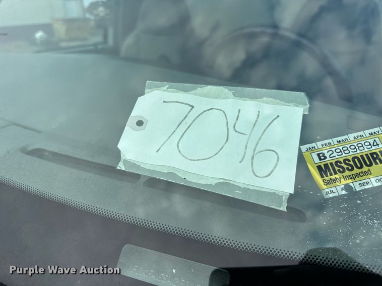 image for item EH7167 2002 Ford F450  box truck