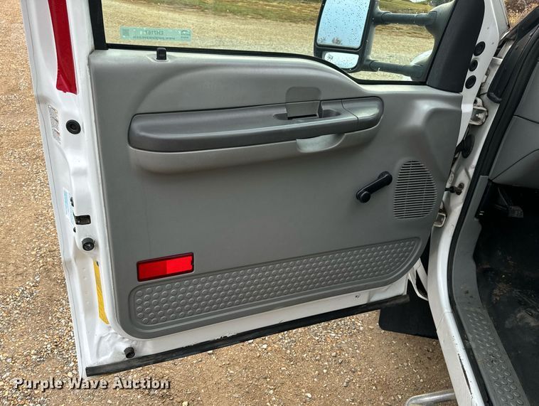 image for item EH7167 2002 Ford F450  box truck