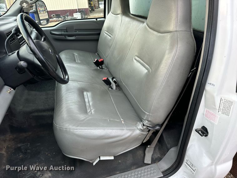 image for item EH7167 2002 Ford F450  box truck