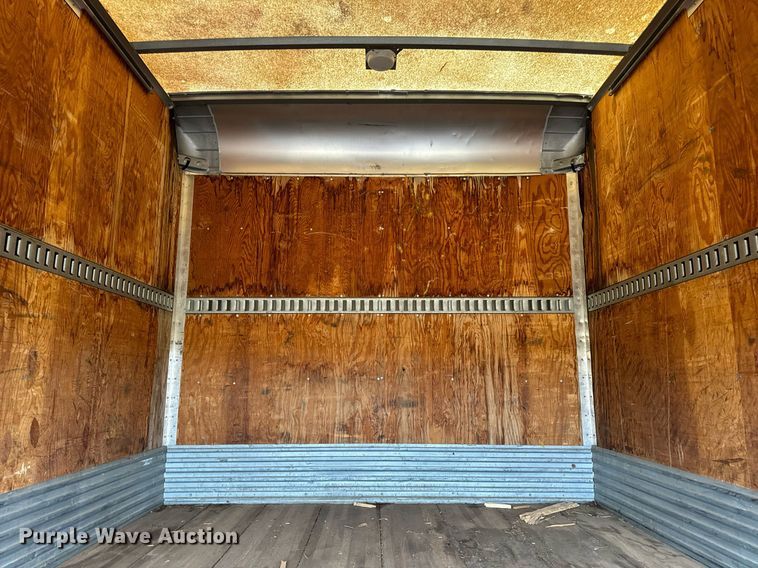 image for item EH7167 2002 Ford F450  box truck