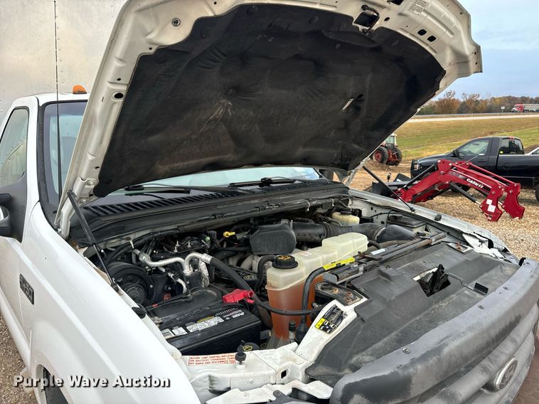 image for item EH7167 2002 Ford F450  box truck