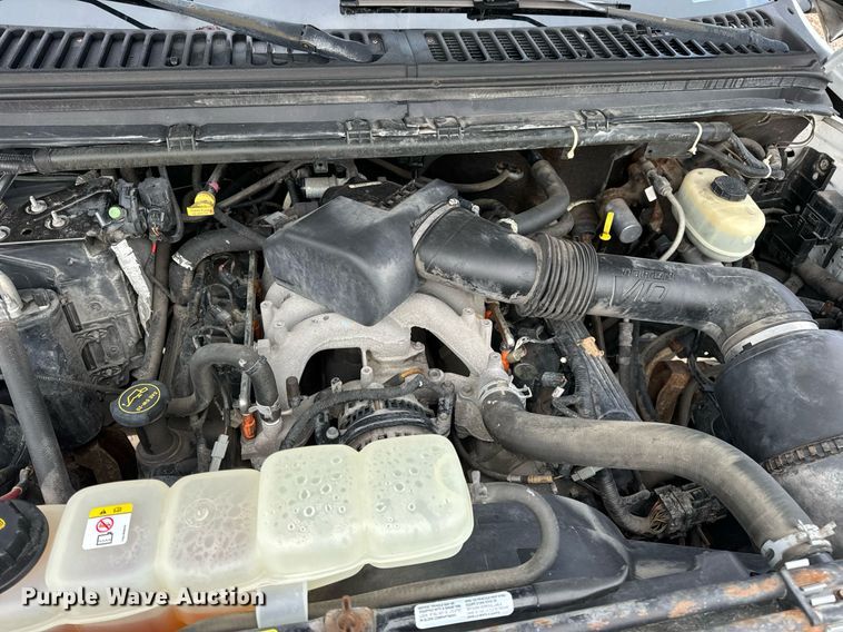 image for item EH7167 2002 Ford F450  box truck