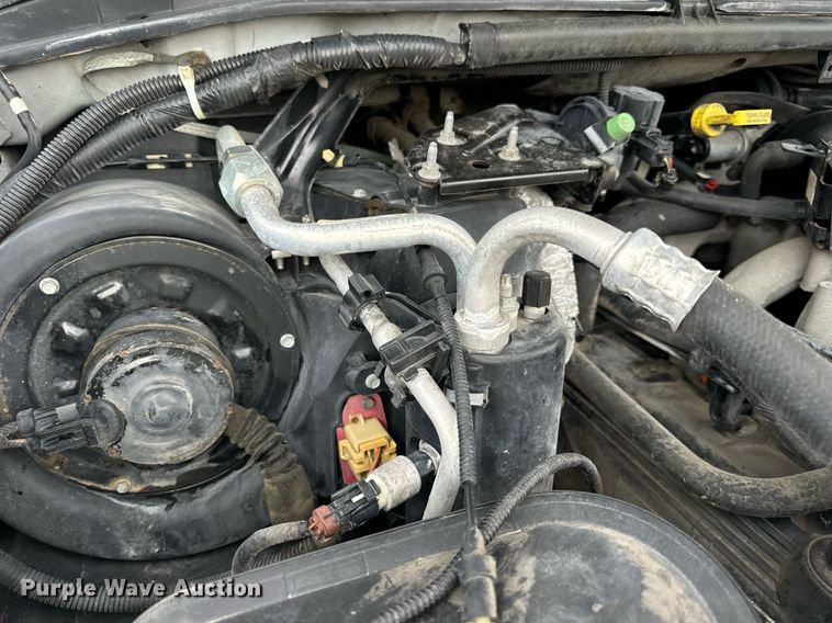 image for item EH7167 2002 Ford F450  box truck