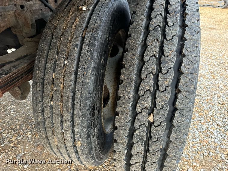 image for item EH7167 2002 Ford F450  box truck