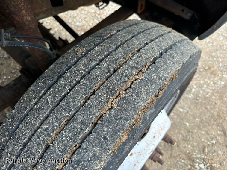 image for item EH7167 2002 Ford F450  box truck