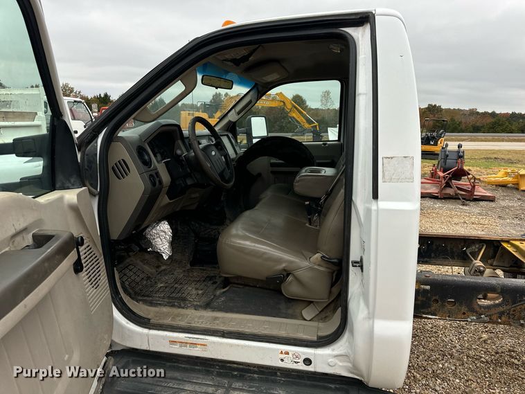 image for item EH7169 2008 Ford F550 XL truck cab and chassis