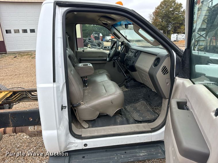 image for item EH7169 2008 Ford F550 XL truck cab and chassis