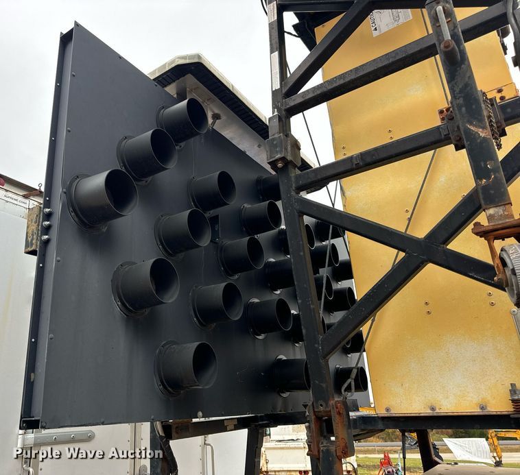 image for item EH7170 2003 International 4400  box truck