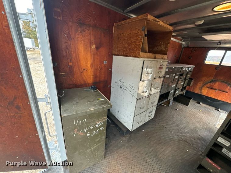 image for item EH7170 2003 International 4400  box truck