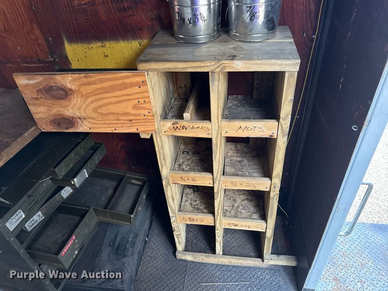 image for item EH7170 2003 International 4400  box truck