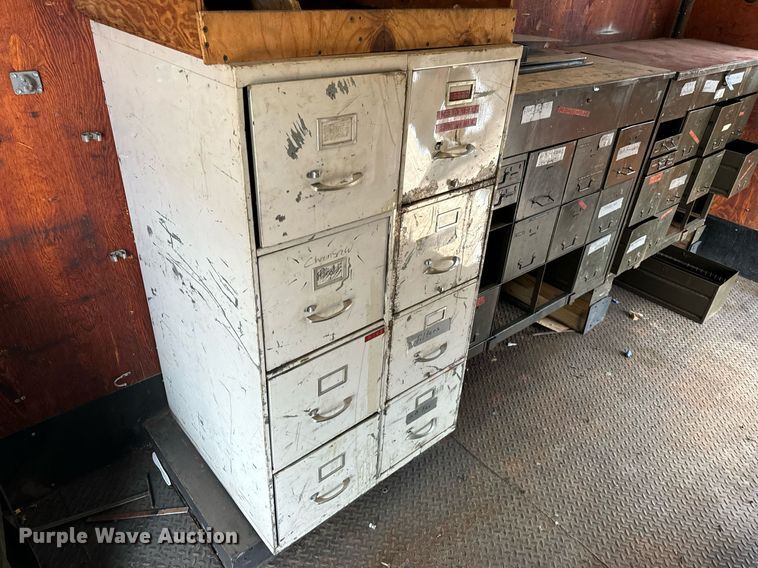 image for item EH7170 2003 International 4400  box truck