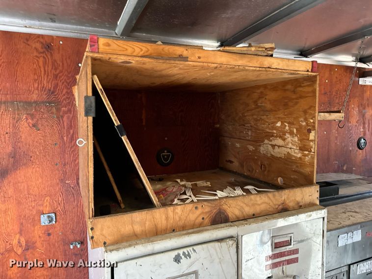 image for item EH7170 2003 International 4400  box truck