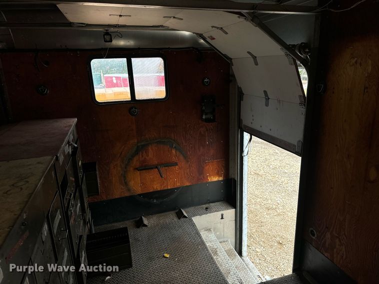 image for item EH7170 2003 International 4400  box truck