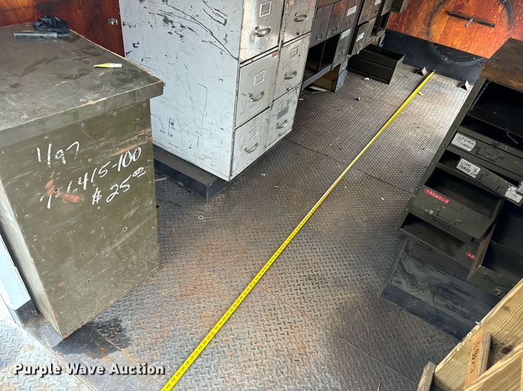 image for item EH7170 2003 International 4400  box truck