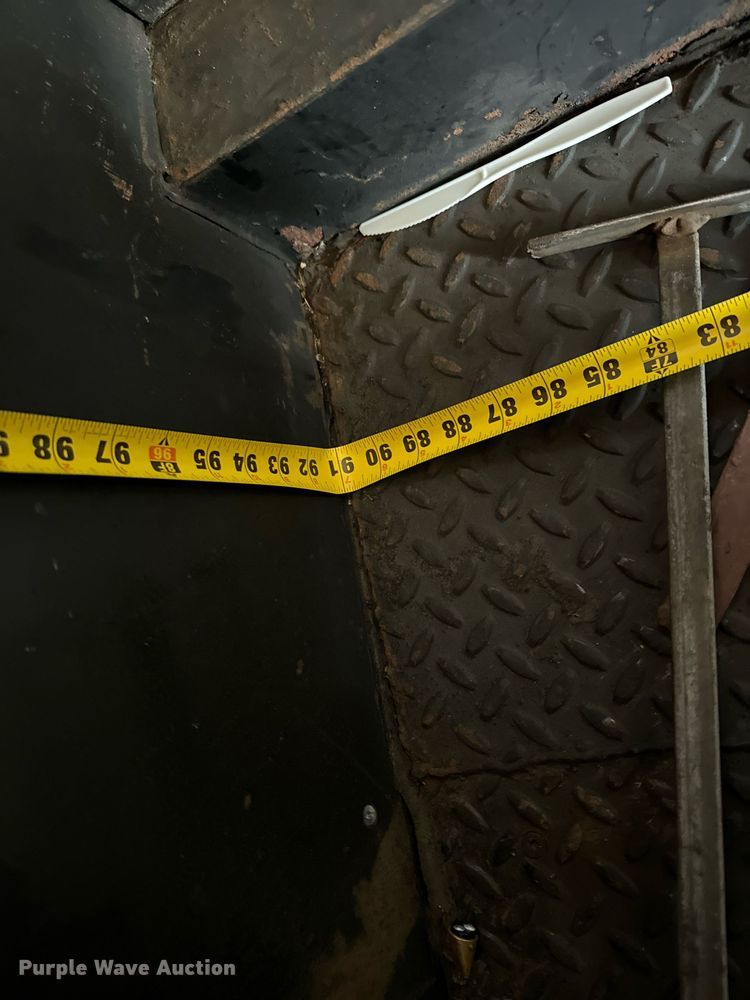 image for item EH7170 2003 International 4400  box truck