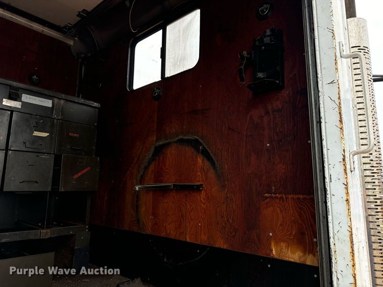 image for item EH7170 2003 International 4400  box truck