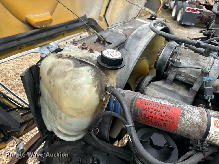 image for item EH7170 2003 International 4400  box truck