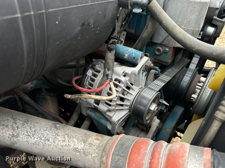 image for item EH7170 2003 International 4400  box truck