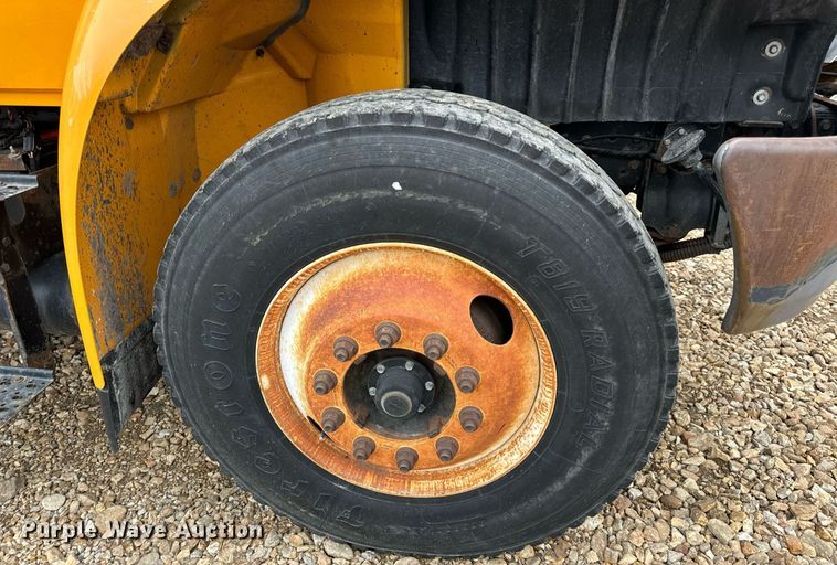 image for item EH7170 2003 International 4400  box truck