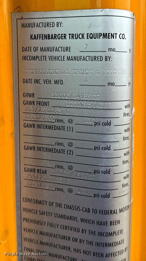 image for item EH7170 2003 International 4400  box truck