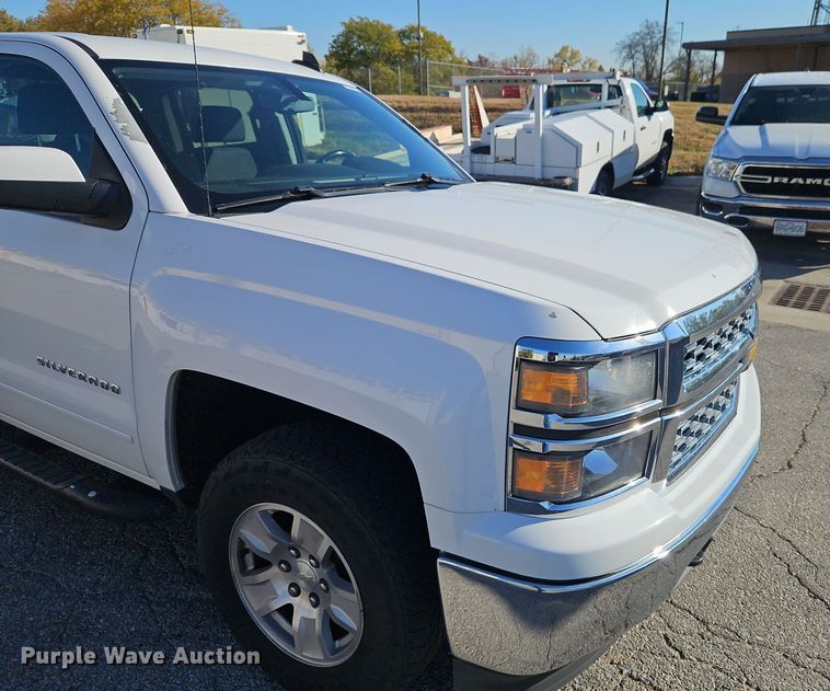 image for item EI8451 2015 Chevrolet  Silverado 1500 Crew Cab pickup truck