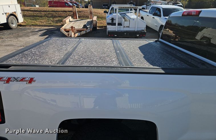 image for item EI8451 2015 Chevrolet  Silverado 1500 Crew Cab pickup truck