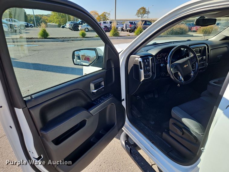 image for item EI8451 2015 Chevrolet  Silverado 1500 Crew Cab pickup truck