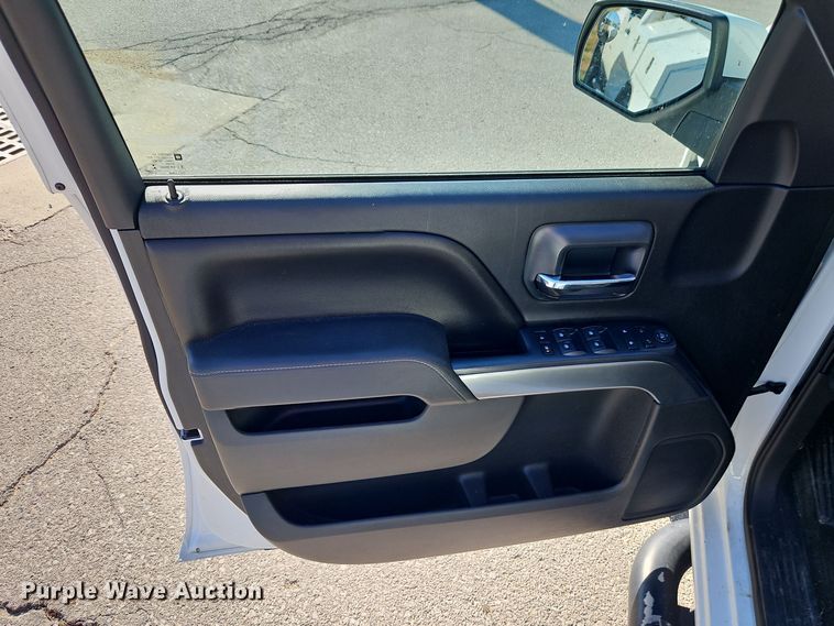 image for item EI8451 2015 Chevrolet  Silverado 1500 Crew Cab pickup truck