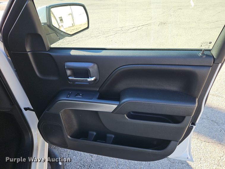 image for item EI8451 2015 Chevrolet  Silverado 1500 Crew Cab pickup truck