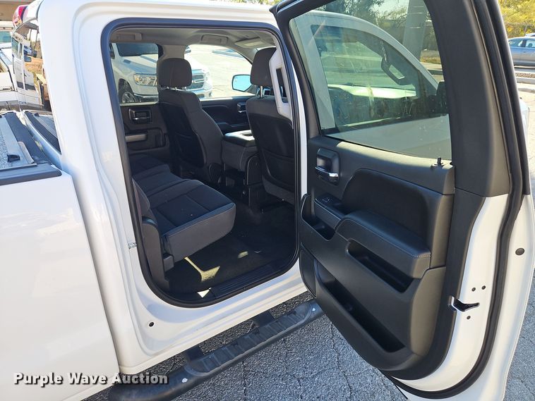 image for item EI8451 2015 Chevrolet  Silverado 1500 Crew Cab pickup truck