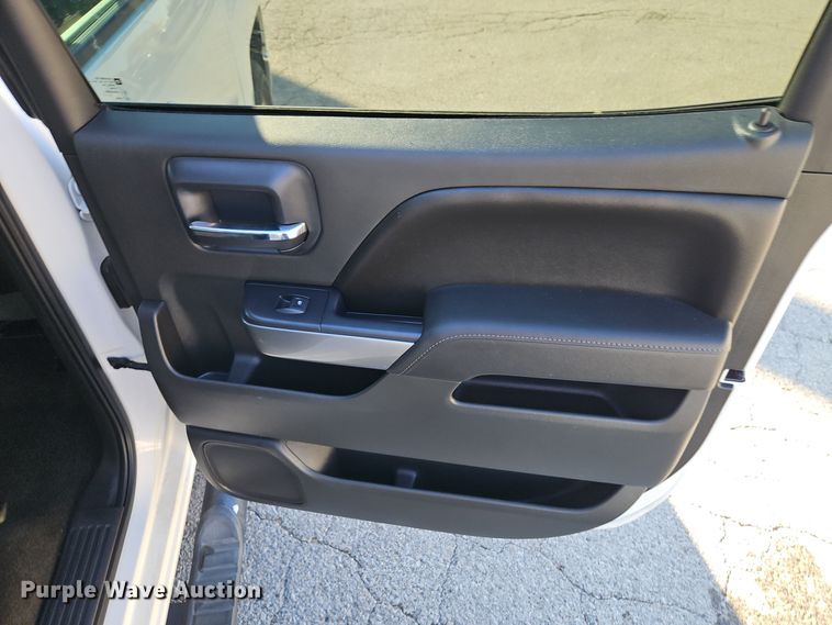 image for item EI8451 2015 Chevrolet  Silverado 1500 Crew Cab pickup truck