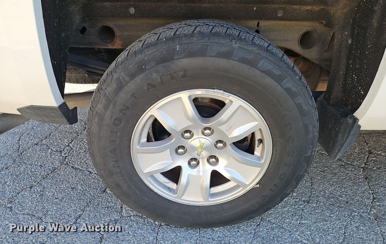 image for item EI8451 2015 Chevrolet  Silverado 1500 Crew Cab pickup truck