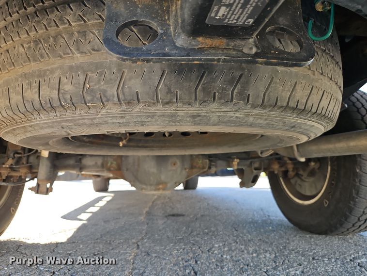 image for item EI8451 2015 Chevrolet  Silverado 1500 Crew Cab pickup truck