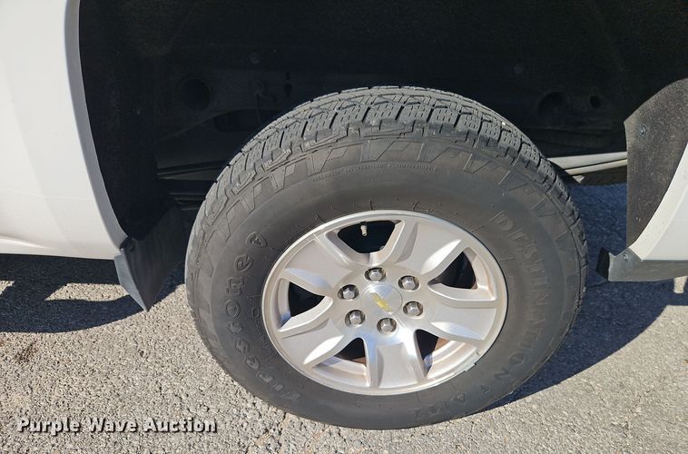 image for item EI8451 2015 Chevrolet  Silverado 1500 Crew Cab pickup truck