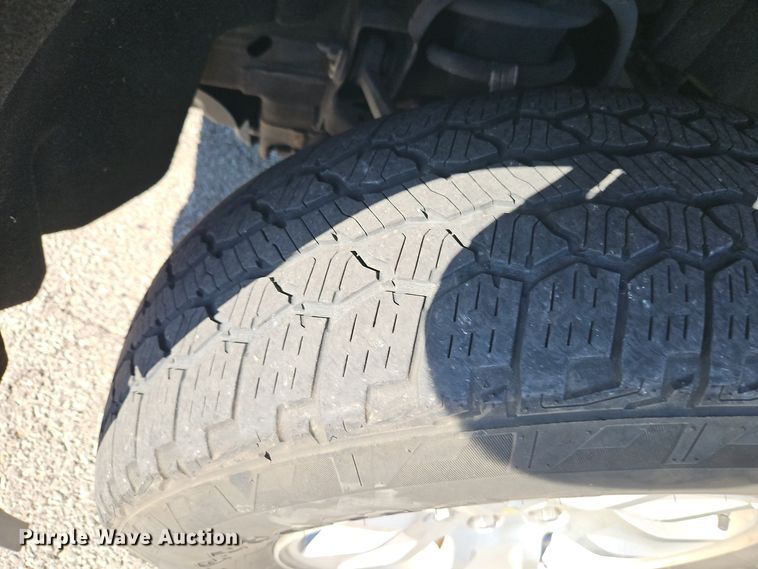 image for item EI8451 2015 Chevrolet  Silverado 1500 Crew Cab pickup truck