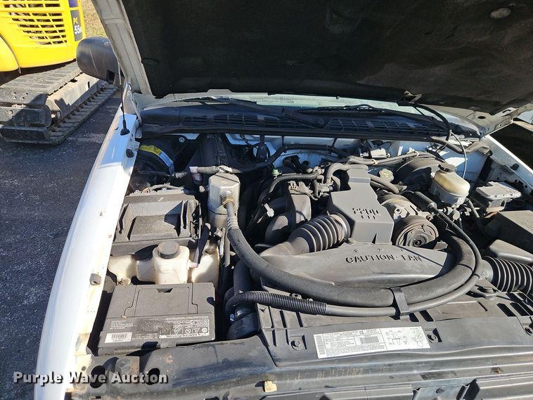 image for item EI8455 2001 Chevrolet  S10 pickup truck